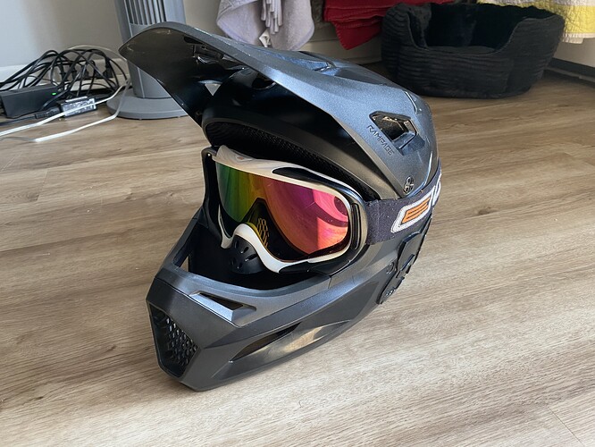 Fox rampage small with fox goggles